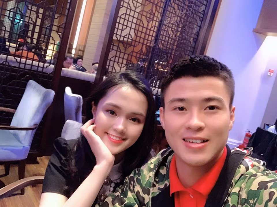 Duy Mạnh và Quỳnh Anh chính thức về chung 1 nhà sau gần 5 năm bên nhau. Đám cưới của cặp đôi từng thu hút sự chú ý đặc biệt của truyền thông.