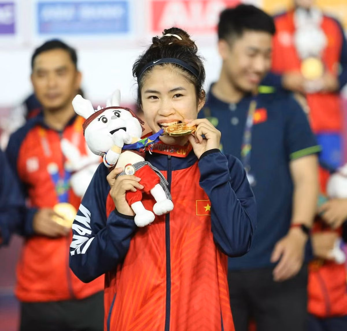 Năm 2023 là năm cực kỳ thăng hoa trong sự nghiệp của Thanh Nhã. Cô ghi bàn liên tục trong chuyến tập huấn tại Nhật Bản, vòng loại thứ nhất Olympic Paris 2024 và giờ là SEA Games 32, góp công giúp đội tuyển nữ Việt Nam lần thứ 4 liêp tiếp giành HCV SEA Games.
