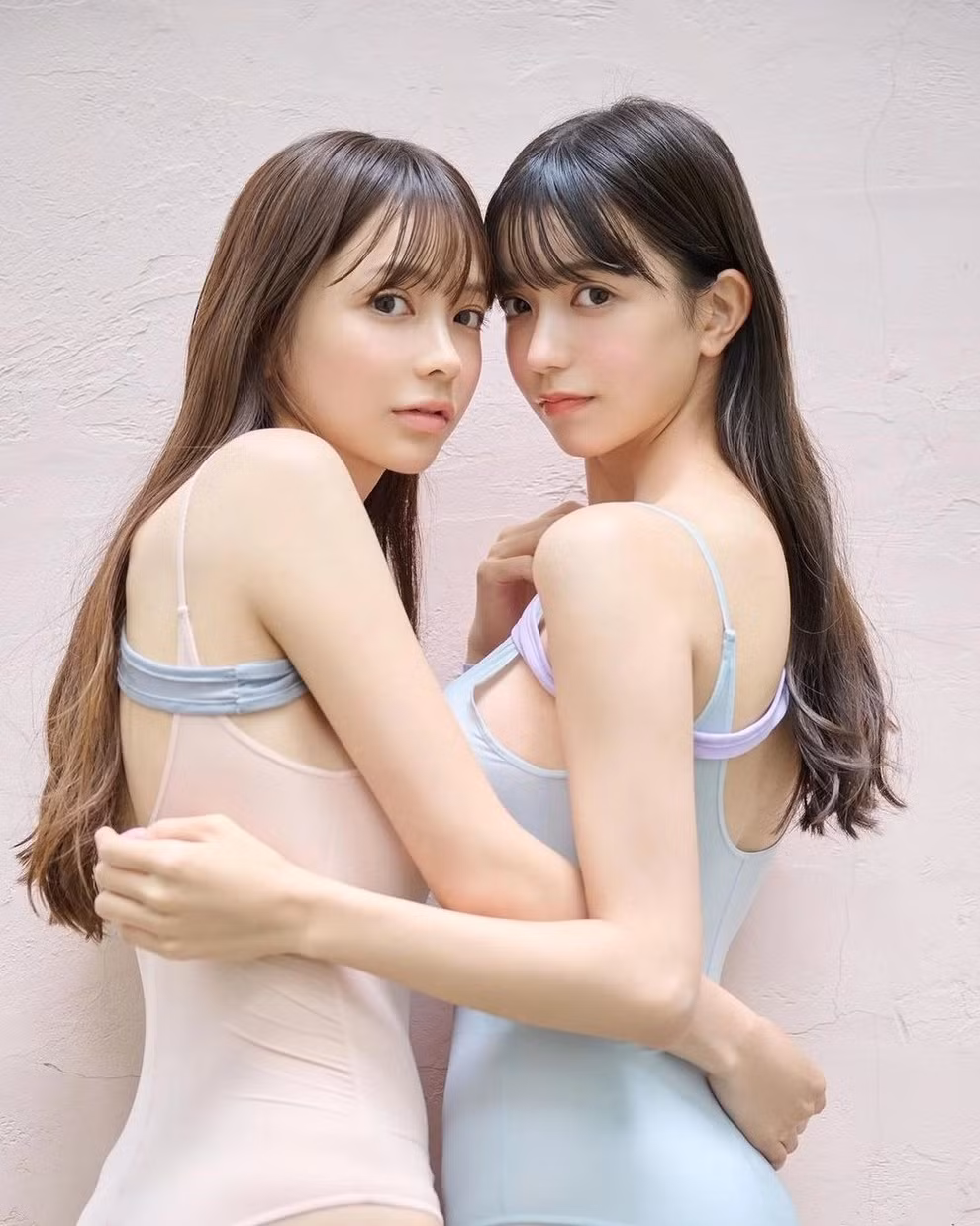 Được biết, cặp chị em sinh ra và lớn lên ở tỉnh Tokushima, Nhật Bản.