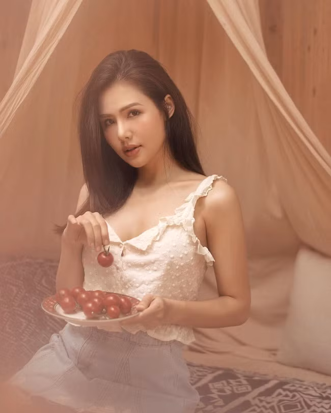 Xuất thân là hot girl rồi trở thành một diễn viên truyền hình, nhưng danh xưng hiện nay mà Phanh Lee được nhắc đến nhiều nhất là phu nhân thiếu gia Cocobay.