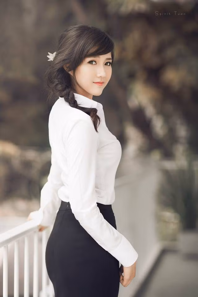Năm 2014 đánh dấu bước ngoặt lớn trong cuộc đời của hot girl xinh đẹp này khi cô tham gia vào bộ phim ngắn “My Sunshine” do Chi Pu chỉ đạo sản xuất, và dần thu hút được nhiều sự chú ý của cư dân mạng. Hiện tại, Kiều Trinh vẫn “cô đơn lẻ bóng”.