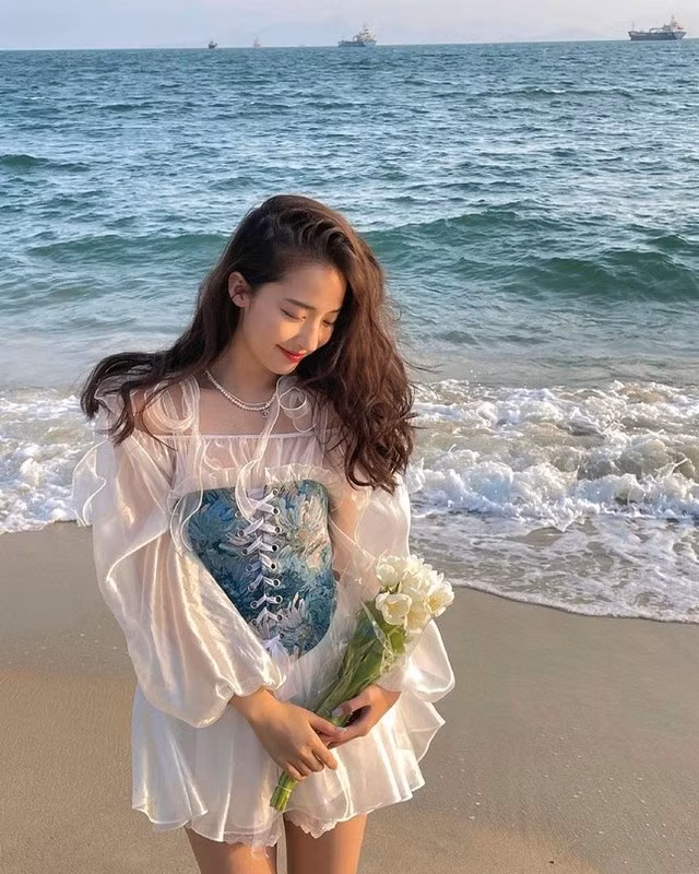 Mỹ nhân từng tốt nghiệp Học viện Hàng không Dân lập Trung Quốc.
