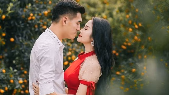Tien Linh vua lap hat-trick, ban gai o nha dang anh khoe nhan sac trieu like