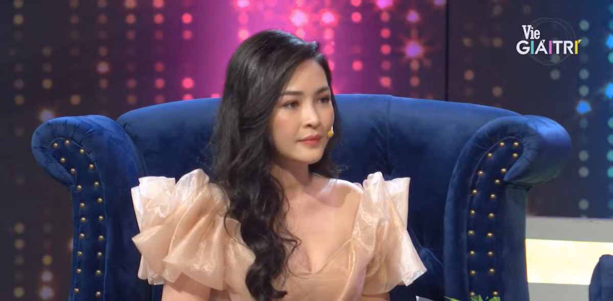 Mặc dù cô nàng thừa nhận việc mình trải qua phẫu thuật thẩm mỹ để có được nhan sắc như hiện tại, nhưng nhiều người vẫn trầm trồ khen ngợi những nét tự nhiên xuất sắc trên gương mặt này.