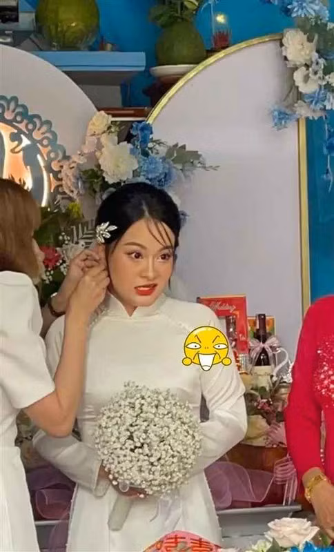 Xem những hình ảnh này, nhiều người chắc sẽ thắc mắc không biết nên đổ lỗi cho thợ chụp hình hay cô dâu đây.