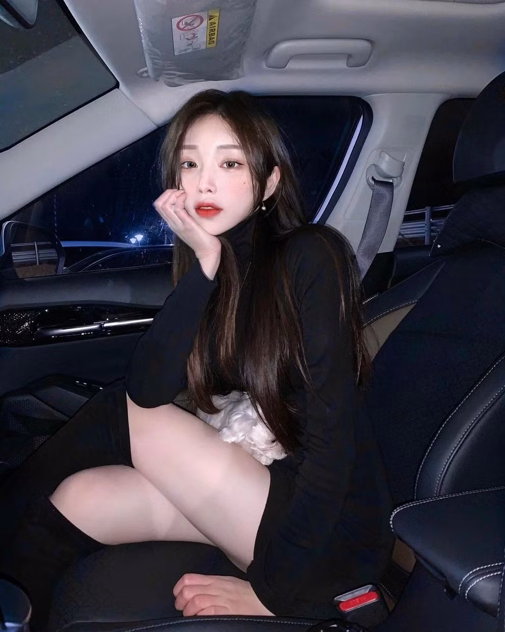 Hiện tại, Han-kyung đang sở hữu trang Instagram cá nhân với hơn 700 nghìn lượt theo dõi, kênh Twitch với hơn 100 nghìn follower.