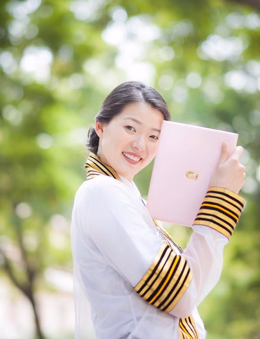 Sở hữu chiều cao nổi trội 1m83, tuyển thủ cầu lông xứ Chùa Vàng có những lợi thế nhất định trong thi đấu. Bên cạnh đó, lối chơi linh hoạt, dẻo dai khiến cô nàng cũng là ưu điểm của Puttita Supajirakul.