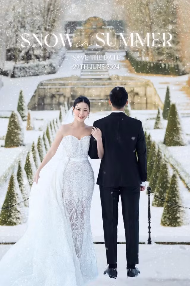 Trên trang cá nhân, Midu đăng tải thiệp cưới kèm theo những chia sẻ về việc quyết định kết hôn ở tuổi 35. Dòng trạng thái của cô nàng lập tức thu hút rất nhiều sự chú ý đến từ bạn bè cũng như người hâm mộ.