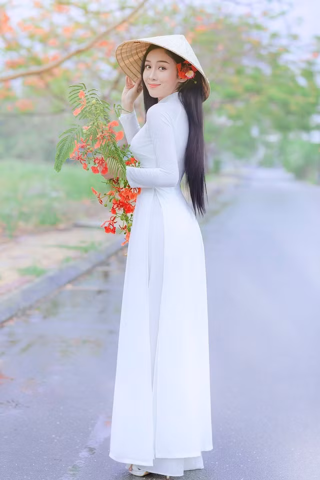 Không cầu kỳ trang điểm, phục trang và bối cảnh đều đơn giản nhưng Mỹ Chi vẫn có một bộ ảnh xinh đẹp hết ý.