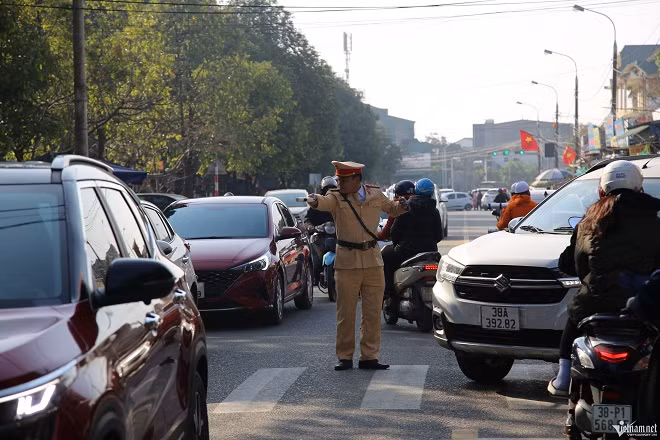 Bán xôi cúng Thần Tài cạnh hàng vàng thu 50 triệu đồng buổi sáng Ban xoi cung Than Tai canh hang vang thu 50 trieu dong buoi sang