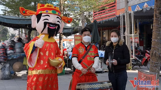 Bán xôi cúng Thần Tài cạnh hàng vàng thu 50 triệu đồng buổi sáng - Hình 6 Ban xoi cung Than Tai canh hang vang thu 50 trieu dong buoi sang-Hinh-6