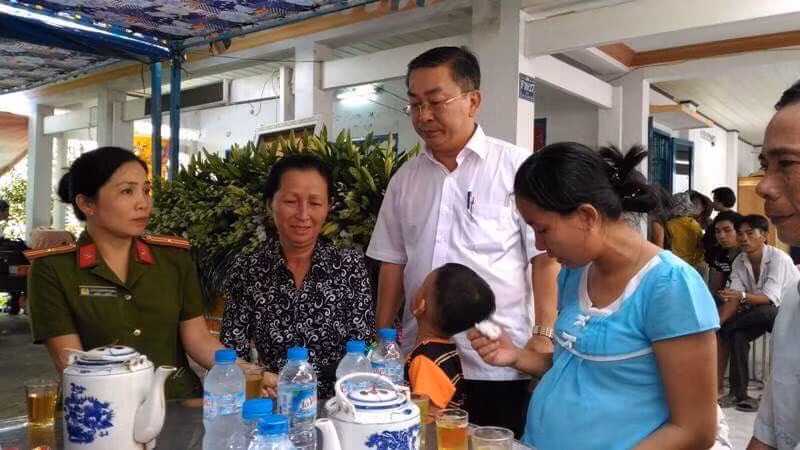 Thượng úy Long đã về nơi an nghỉ cuối cùng trong sự đau đớn tột cùng của người thân.