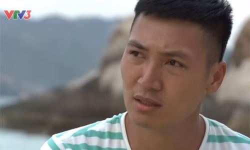 Anh đã khóc vì quá thương hành động mạo hiểm của con gái và qua đó ông bố cảm thấy hiểu con gái hơn.