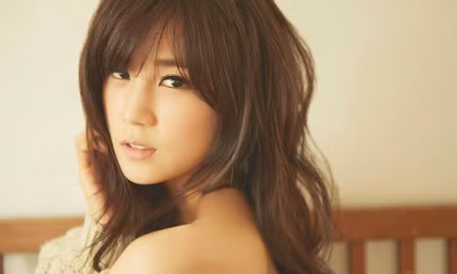 Chorong APink xin loi vi viet sai chinh ta Pray for Paris