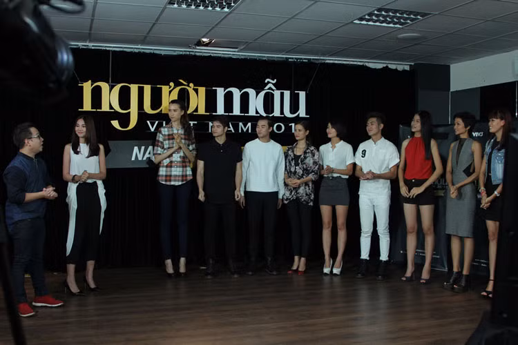 Trong tập 6 Vietnam’s Next Top Model 2015 lên sóng ngày 6/9, 10 thí sinh xuất sắc nhất của mùa giải thứ 6 đã có buổi gặp gỡ người dẫn chương trình Tùng Leo.