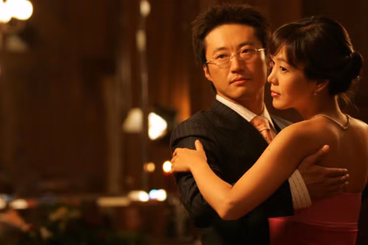 Trong “Chuyện tình ở Paris”, Park Shin Yang hóa thân Ki Joo, người đứng đầu một tập đoàn lớn đem lòng yêu Tae Young. Vai diễn đã mang lại cho anh giải thưởng Nam diễn viên xuất sắc nhất tại SBS Drama Awards.