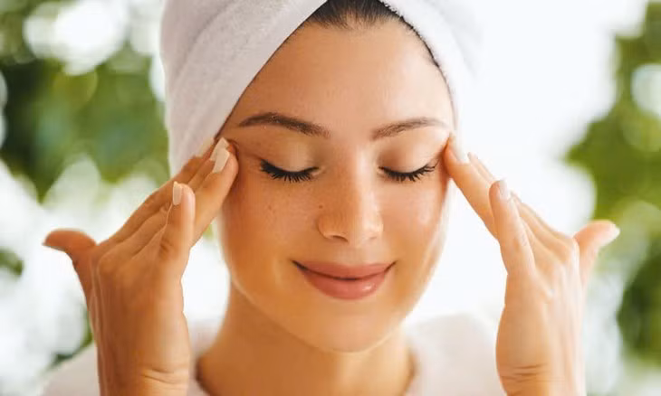 5 cách massage mặt trước khi ngủ giúp da săn chắc 5 cach massage mat truoc khi ngu giup da san chac