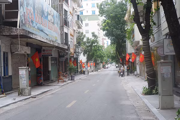 Đặc biệt, số ca COVID-19 từ ngày 27/4 đến nay vượt 3.500 và vẫn còn phát sinh ổ dịch mới trong cộng đồng. 