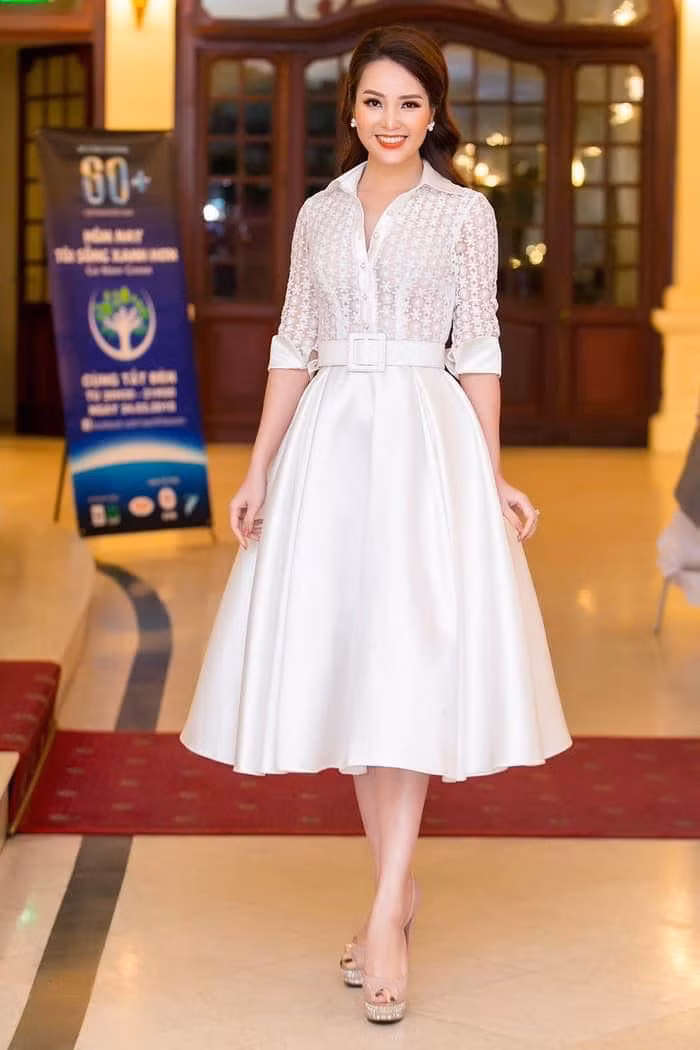 Thụy Vân sở hữu gu thời trang thanh lịch, sang trọng và rất tinh tế.