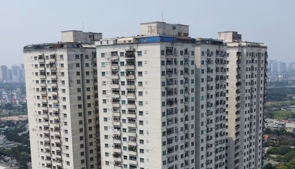 Theo quyết định do UBND Hà Tây cũ phê duyệt, Công ty Bemes được xây dựng tại dự án CT6 Kiến Hưng 2 tòa tháp là CT6A (làm nhà ở) và CT6B (làm khách sạn) và 15 căn nhà thấp tầng, khu nhà trẻ...