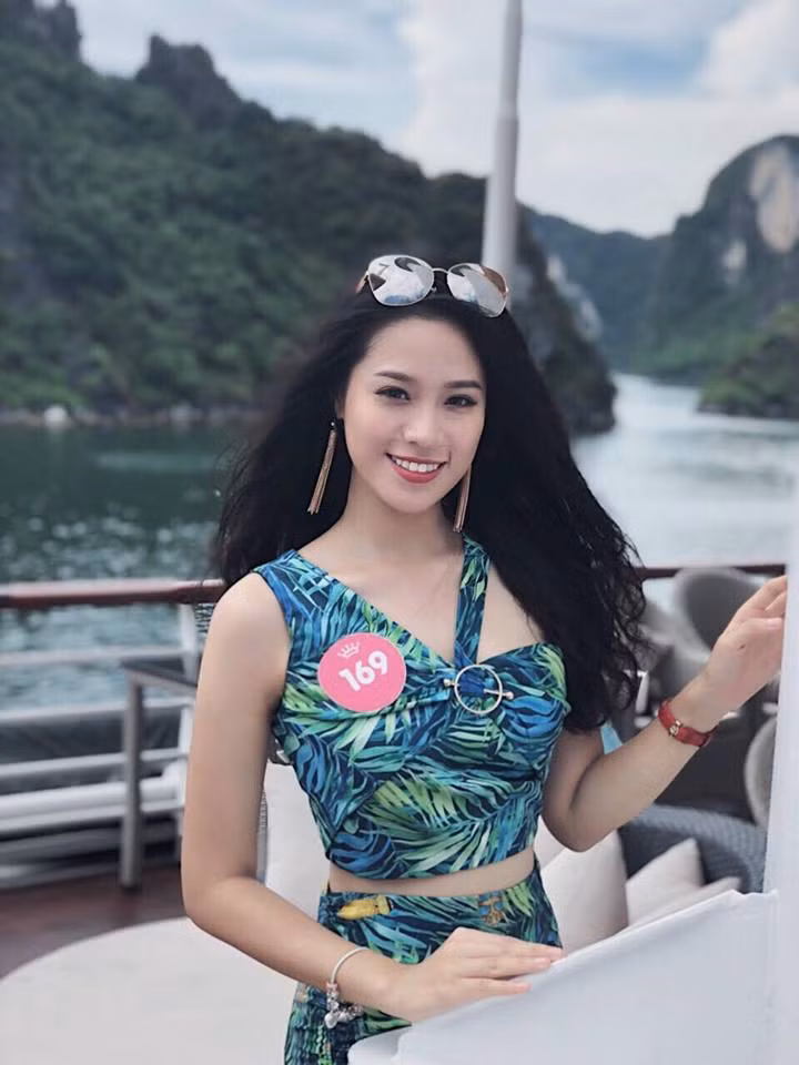 Nguyễn Hoàng Bảo Châu là một trong những thí sinh nhỏ tuổi nhất lọt chung kết cuộc thi Hoa hậu Việt Nam 2018. Không chỉ xinh đẹp, Bảo Châu còn có biệt danh rất dễ thương là "Cách Cách". Bảo Châu chia sẻ, mỗi khi được mẹ gọi “Cách ơi” là cô đã cảm thấy mình như công chúa của gia đình.
