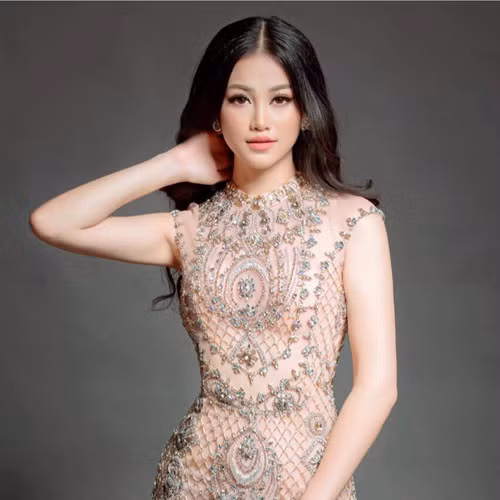 Vi sao Hoa hau Viet cu dang quang lai bi nghi mua giai?-Hinh-2