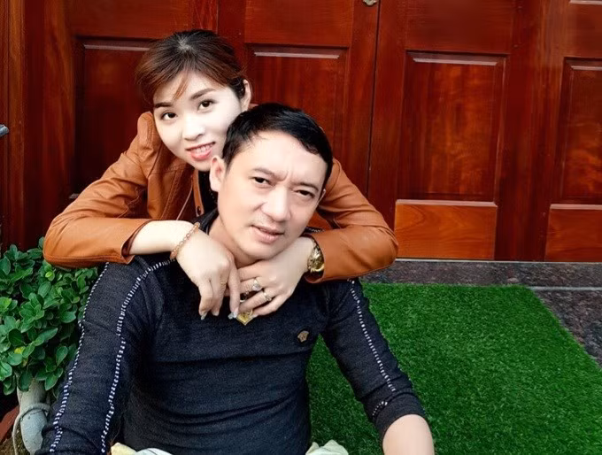 Cuộc hôn nhân tan vỡ tưởng chừng không thể hàn gắn, thế nhưng sau 3 tháng ly hôn, cả hai lại bất ngờ tái hợp vì lý do vẫn dành cho nhau tình cảm sâu nặng.