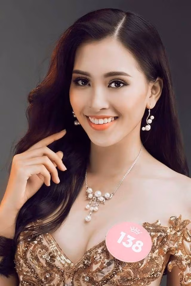 Đăng quang chưa được bao lâu, Hoa hậu Trần Tiểu Vy đã phải đối mặt với không ít thị phi.
