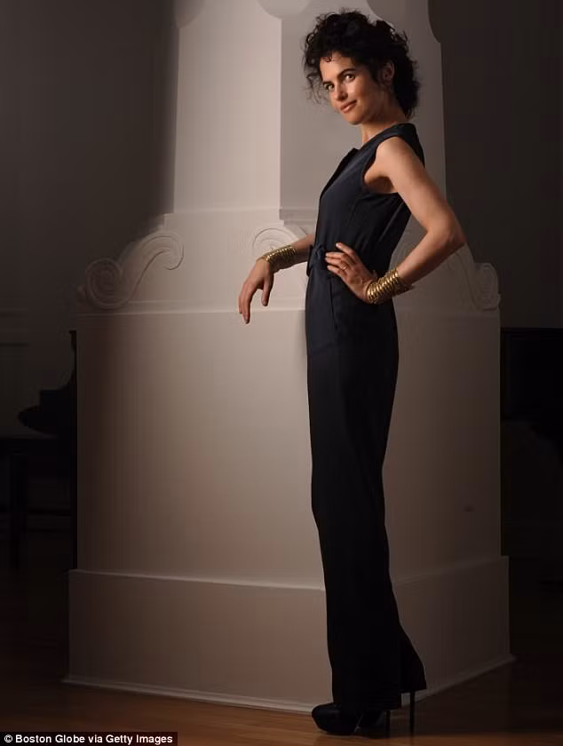 Neri Oxman - 42 tuổi, giáo sư của Viện Công nghệ Massachusetts. Nguồn: Internet.