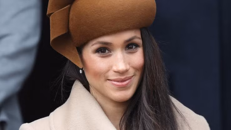 Thành viên trong gia đình Hoàng gia không được phép kết hôn với người công giáo. Trong khi đó Meghan đã từng theo học trường Công giáo dành cho nữ ở L.A. Ảnh: TheGrio