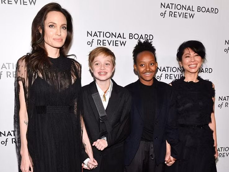 Angelina Jolie đã ký hợp đồng với hãng Guerlain.