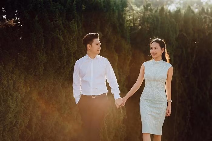Than the khung it biet ve vo sap cuoi “xinh, ngoan” cua ca si Le Hieu