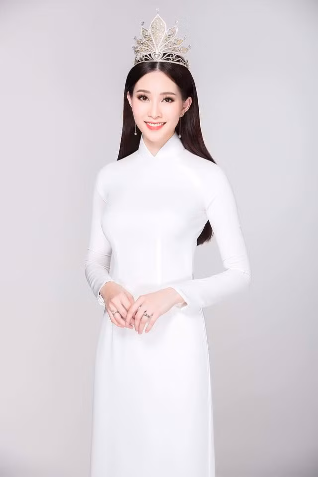 Từ sau khi đăng quang, Hoa hậu Đặng Thu Thảo luôn chọn lối sống "nói không với scandal". Cô hạn chế xuất hiện trên truyền thông hay dự các sự kiện mà tập trung cho học tập và tham gia các hoạt động xã hội.