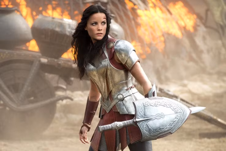 Người thủ vai Sif trong Thor cho biết, cô cũng là một fan của Wonder Woman. Nếu không phải Gal Gadot, Jaimie Alexander sẽ là lựa chọn hoàn hảo.