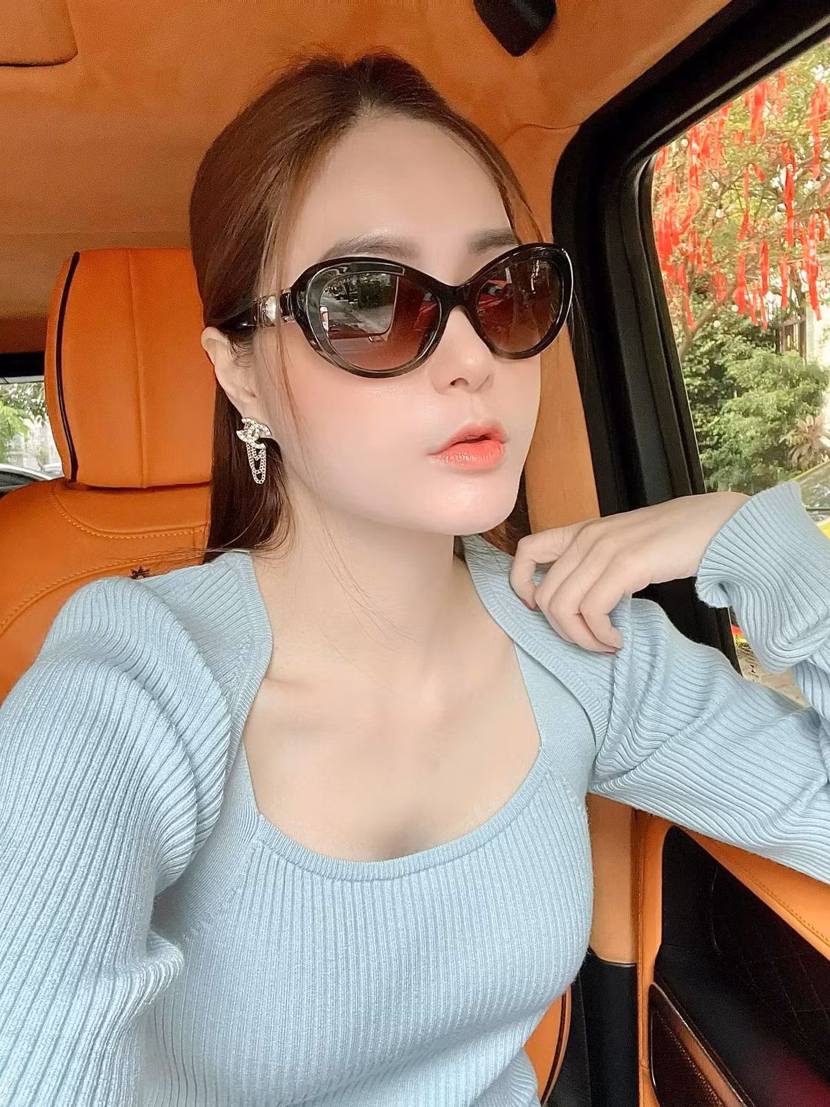 " Nữ đại gia quận 7" Đoàn Di Băng và chồng doanh nhân Nguyễn Quốc Vũ được nhiều người ngưỡng mộ vì độ giàu có và hôn nhân viên mãn.