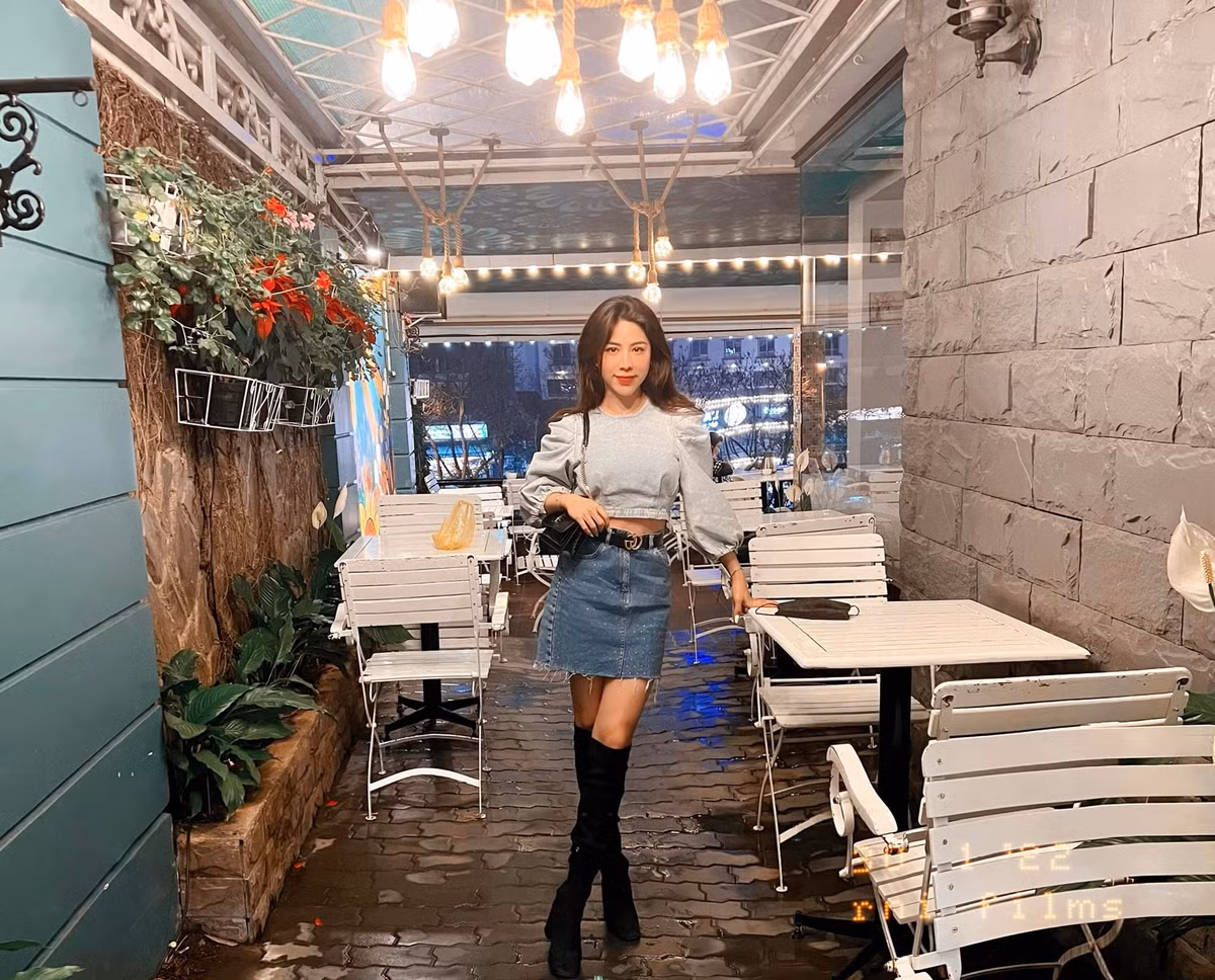 Nhan sắc nữ cơ phó Hồng Hạnh không thua kém một hot girl nào.