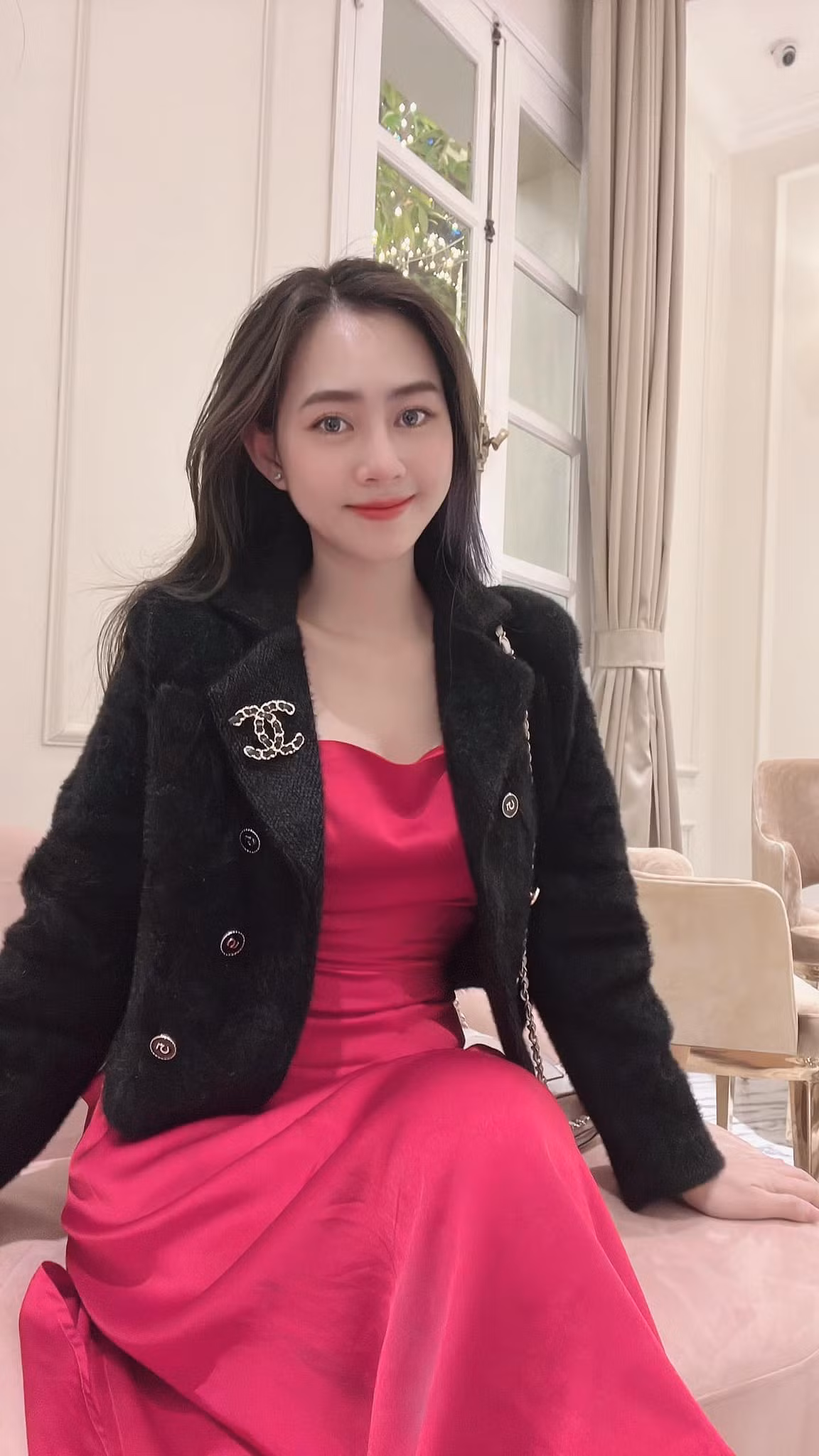 Khác với Quỳnh Kool, từ sau khi lập gia đình Yến Xôi không còn mặn mà với diễn xuất, cô chỉ lo tập trung chăm lo gia đình.