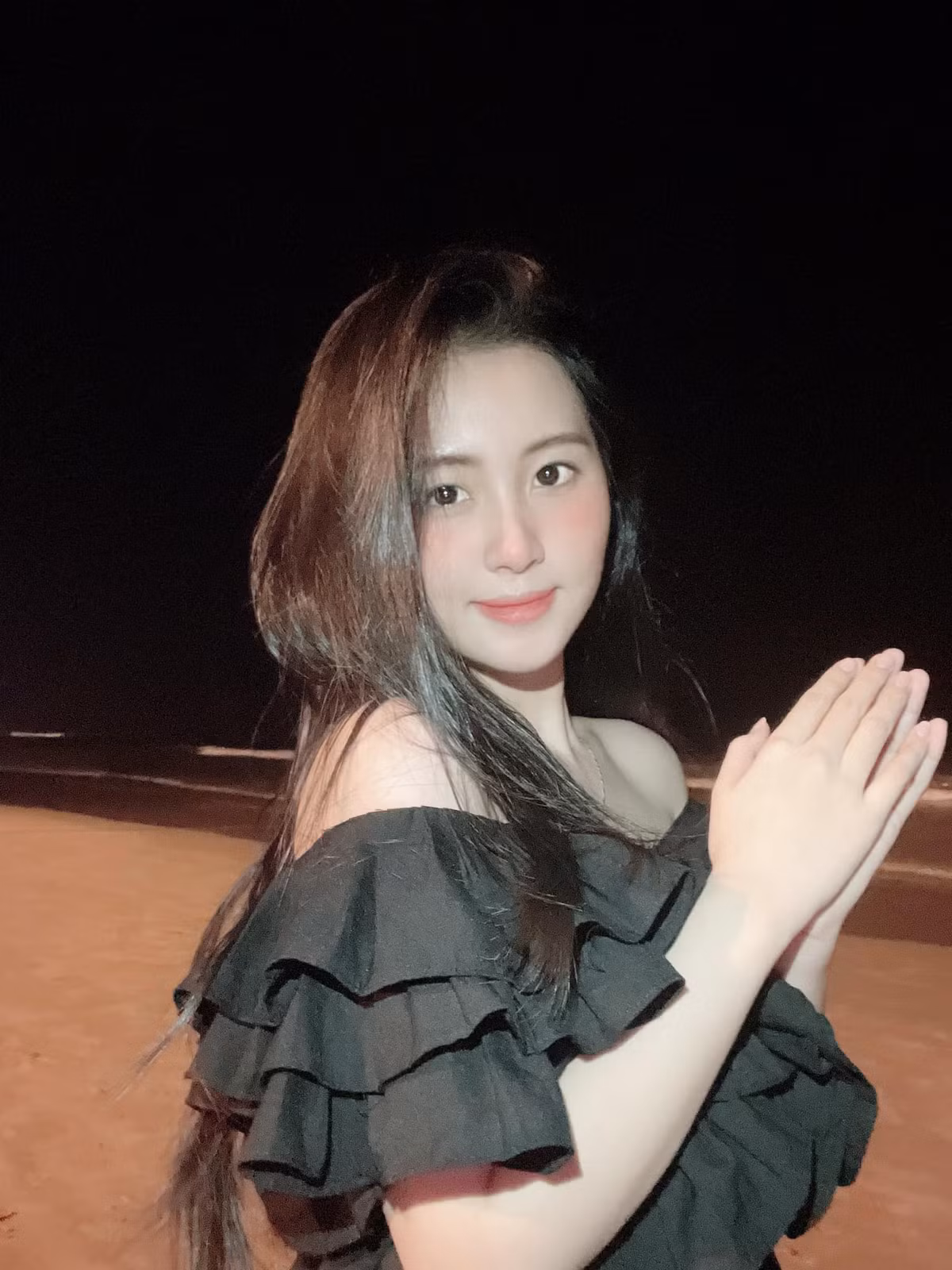 Phong cách thời trang mà Nhật Vy hướng đến chính là sự thanh lịch, phù hợp với từng hoàn cảnh nhất định.