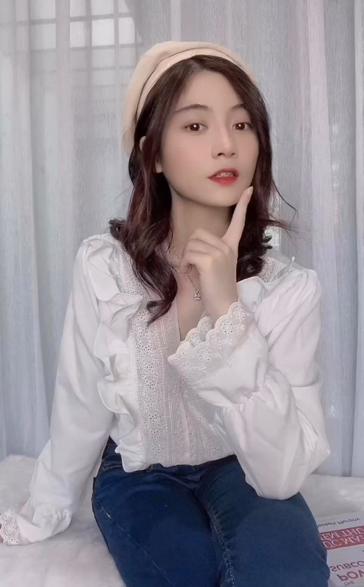 Ngoài thời gian dành cho việc học, Nam Phương còn được biết đến với vai trò là một Vlogger, kênh Youtube của cô cũng sở hữu đông đảo lượt theo dõi và yêu thích.