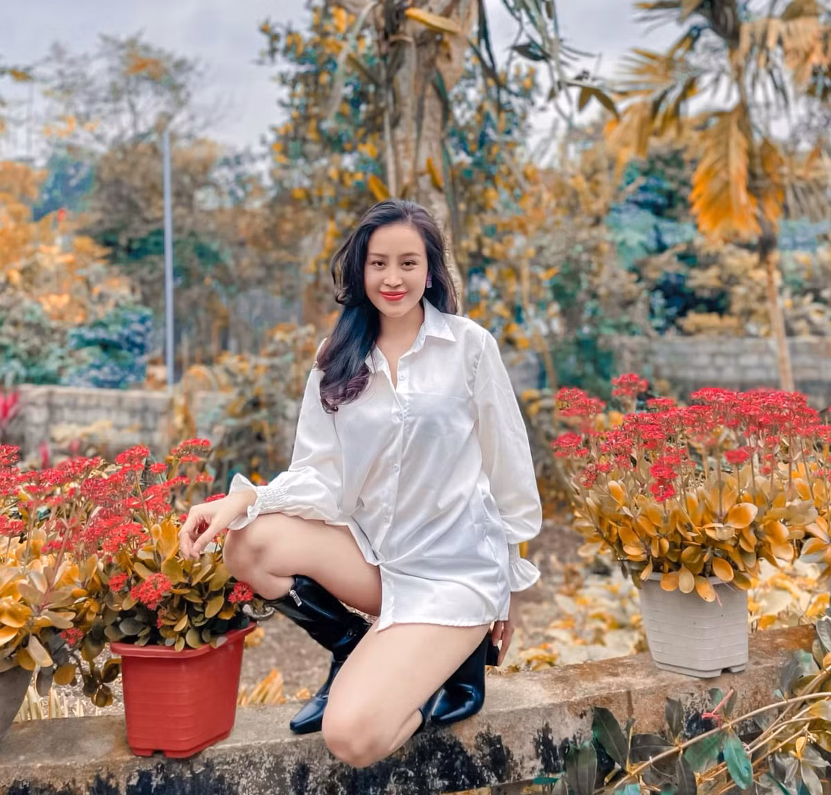 Dù không hở bạo như trước nhưng cô nàng vẫn chuộng mốt ăn mặc táo bạo. Ảnh: Tổng hợp