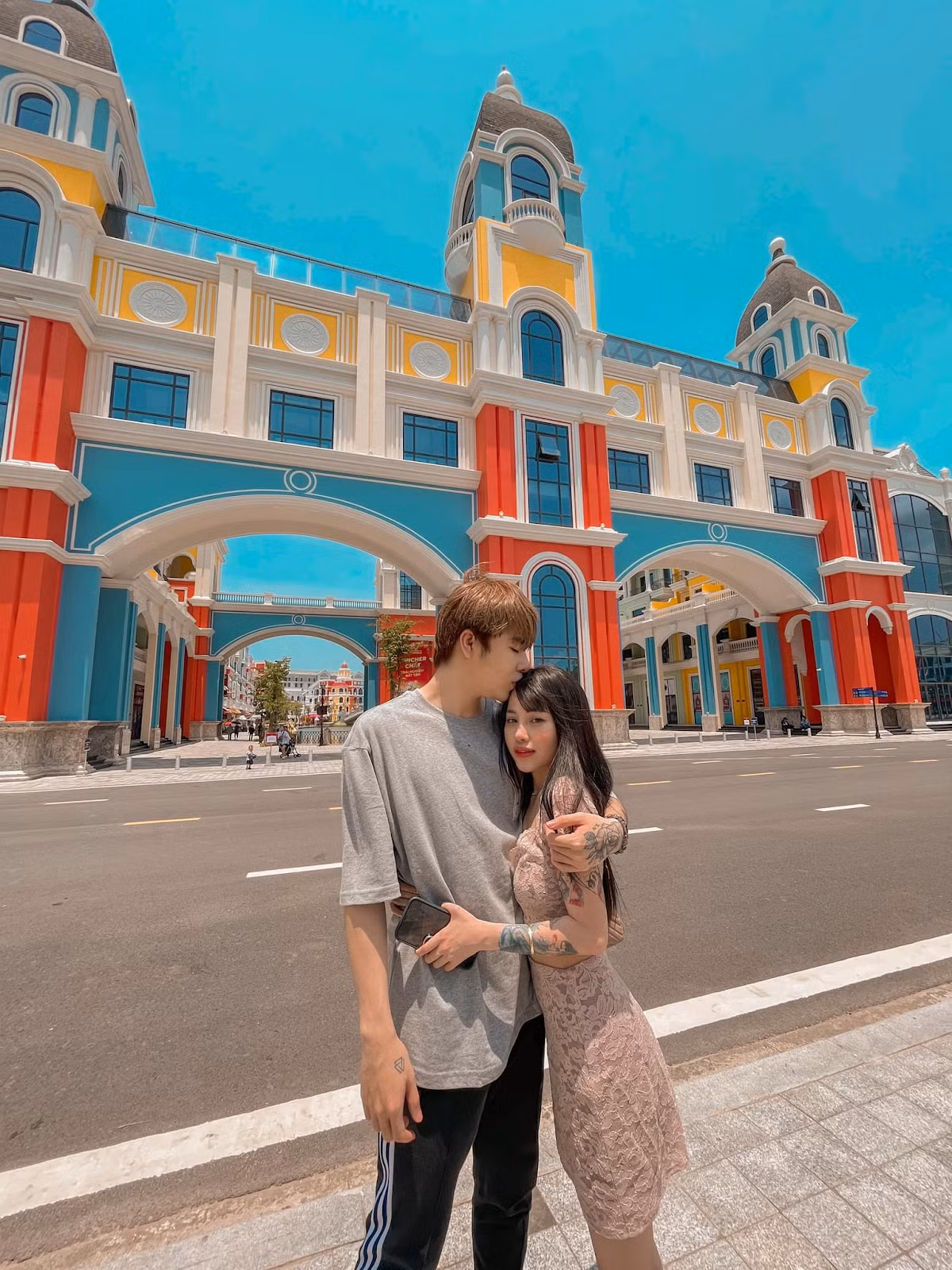 Cách đây vài tuần, cặp đôi này đã chính thức chia tay. Sau khi kết thúc mối tình, Zeros và streamer Lai Lai cũng đã xóa sạch những hình ảnh mà cả hai chụp chung trên các trang mạng xã hội.