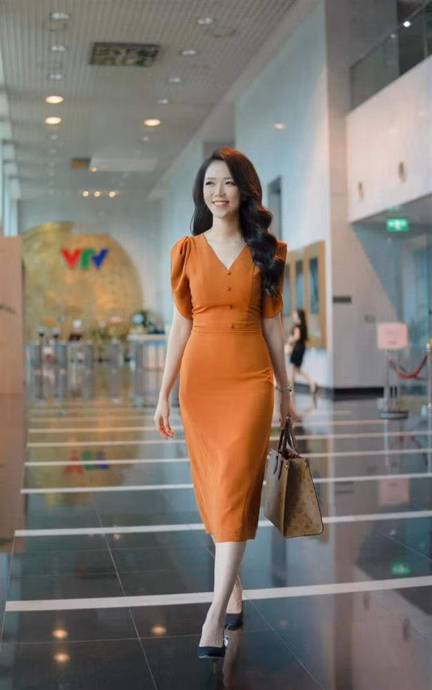 Theo tìm hiểu, Hải Yến sinh năm 1993, từng theo học Đại học Kinh tế Quốc dân Hà Nội.