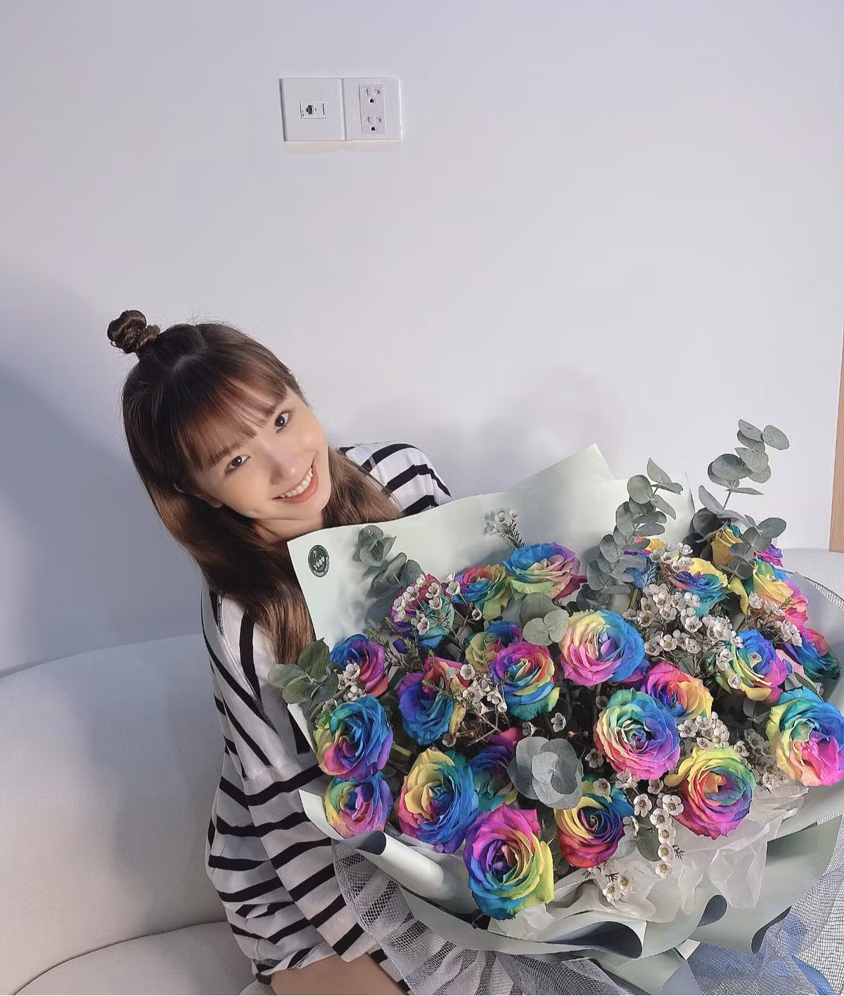 Ai có theo dõi Khánh Huyền đều biết cô nàng vốn là một trong những gái xinh đình đám cõi mạng với "sương sương" 2,4 triệu follow.