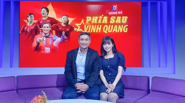Theo tâm sự của Hoàng Quỳnh, vì xa con quá lâu nên khi gặp lại, con của cô lại gọi cô là "chị ơi". Nghe con gọi thế, cô vừa buồn cười vừa thương, nước mắt cứ trào ra.