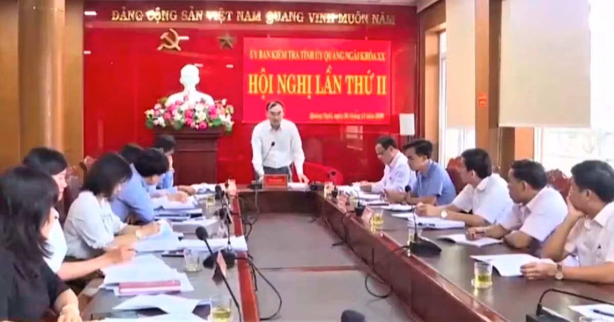 Quang Ngai thi hanh ky luat 3 can bo cap huyen