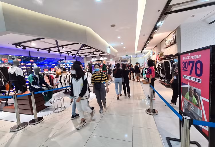 Tuy nhiên, lượng khách đến trung tâm thương mại này mua sắm nhân ngày Black Friday khá ít ỏi.