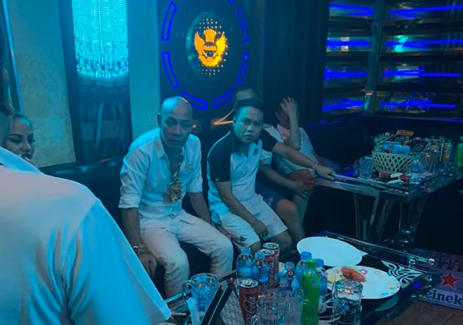 Dung “troc” Ha Dong, bo nuoi Kha Banh bi bat lien quan ma tuy: Xu the nao?-Hinh-2