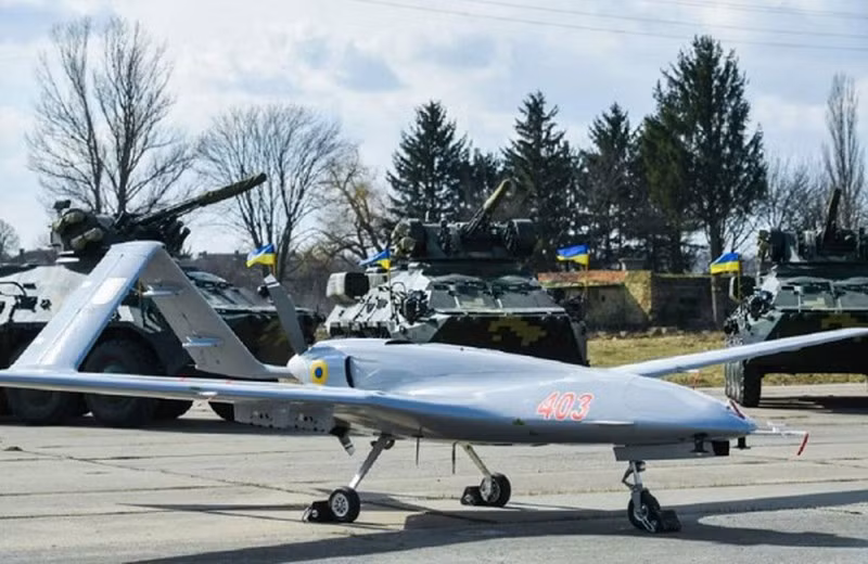 Mặc dù vậy, giới phân tích cũng lưu ý rằng UAV S-70 Okhotnik vẫn đang ở trong tình trạng nguyên mẫu thí nghiệm, tính năng kỹ chiến thuật của nó chưa có gì đảm bảo sẽ được như cam kết.