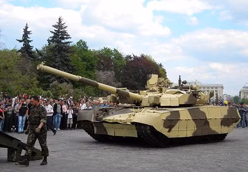 Theo ghi nhận từ ấn bản Defense Express của Ukraine, T-72 và T-90 hiện đại hóa chỉ sử dụng động cơ "được phát triển cho T-34".