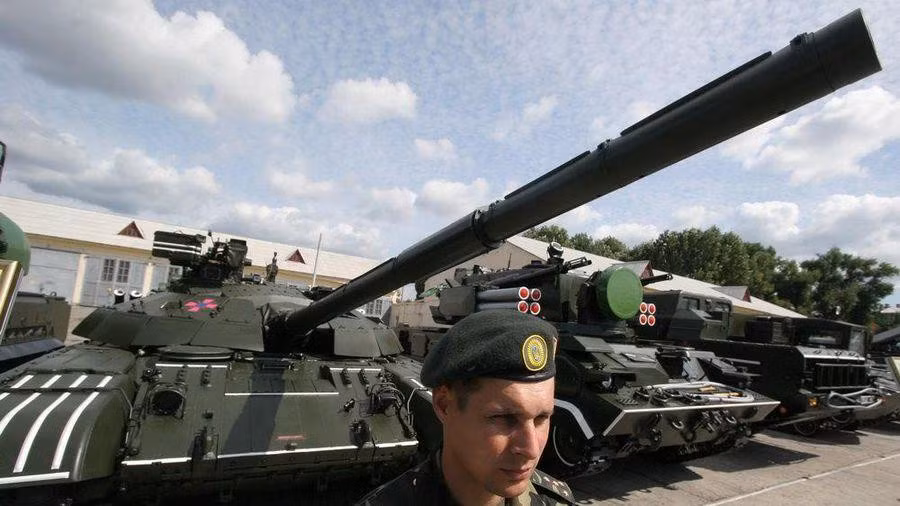 Một con đường tương tự cũng đã được thực hiện ở Nga, nơi xe tăng T-90M Proryv-3 và T-72B3 sử dụng các module giáp phản ứng nổ thế hệ 3 Relikt tương tự.